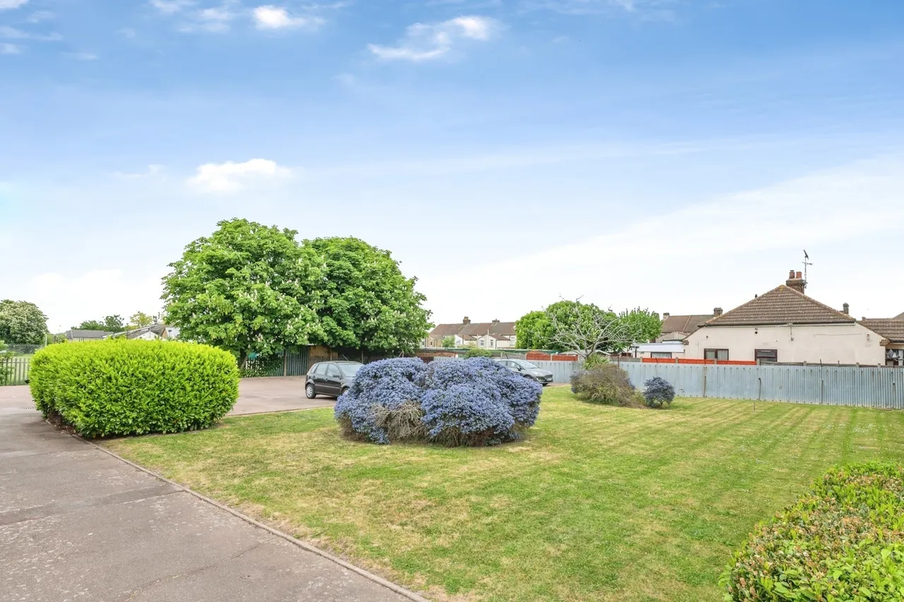 Ferro Road, Rainham, RM13, photo 12