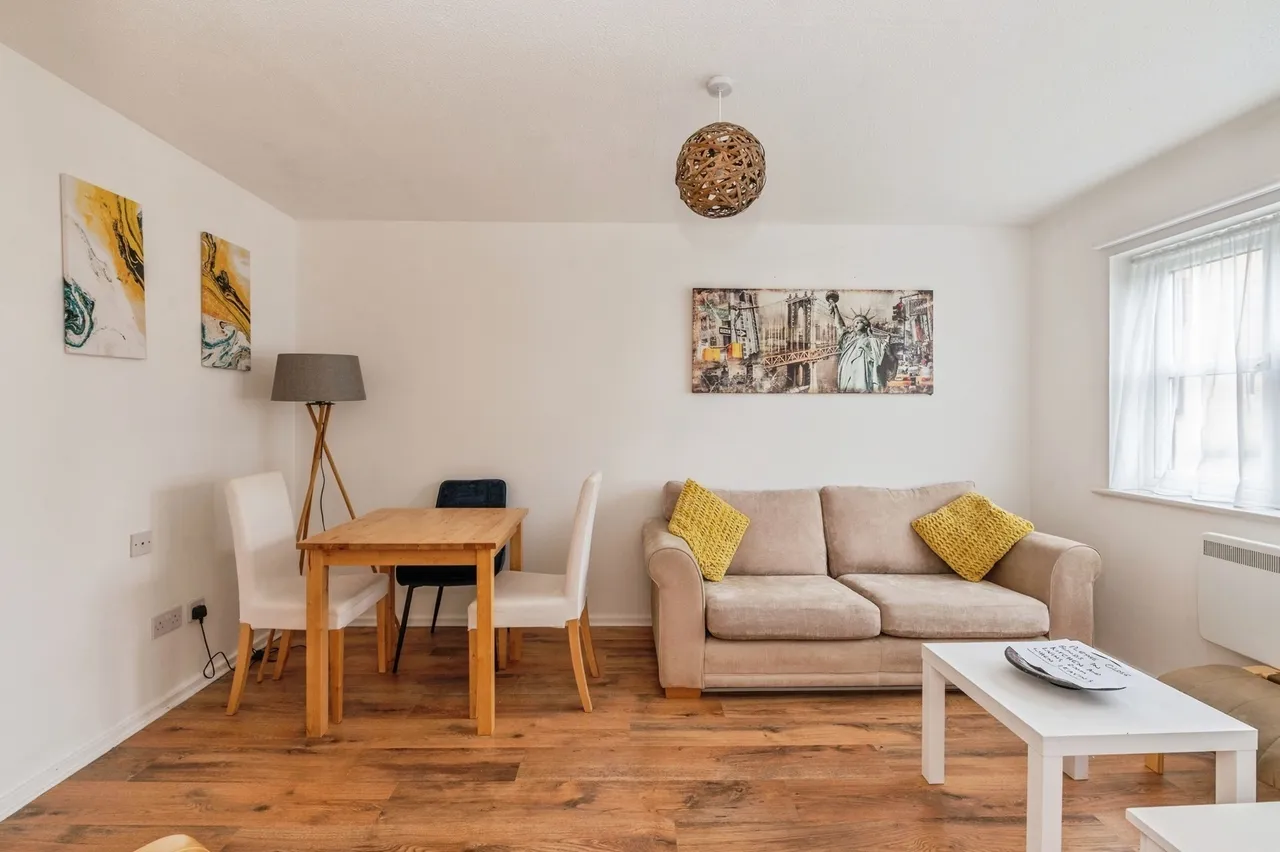 Ferro Road, Rainham, RM13, photo 3
