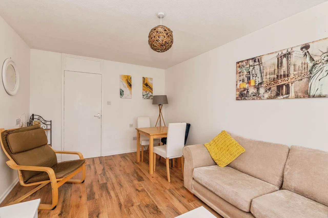 Ferro Road, Rainham, RM13, photo 9