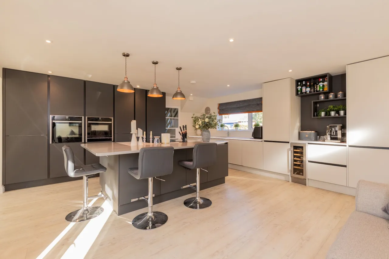4 bed house for sale — Balmoral, Cranbrook Drive, Maidenhead, Berkshire