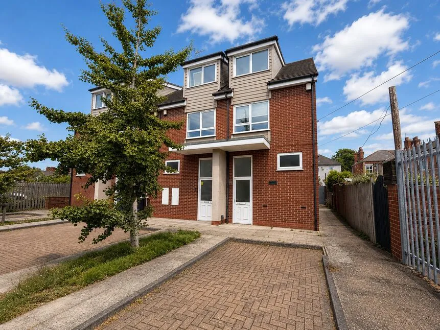 2 bed house for sale — Willingham Street, Grimsby, Lincolnshire, DN32