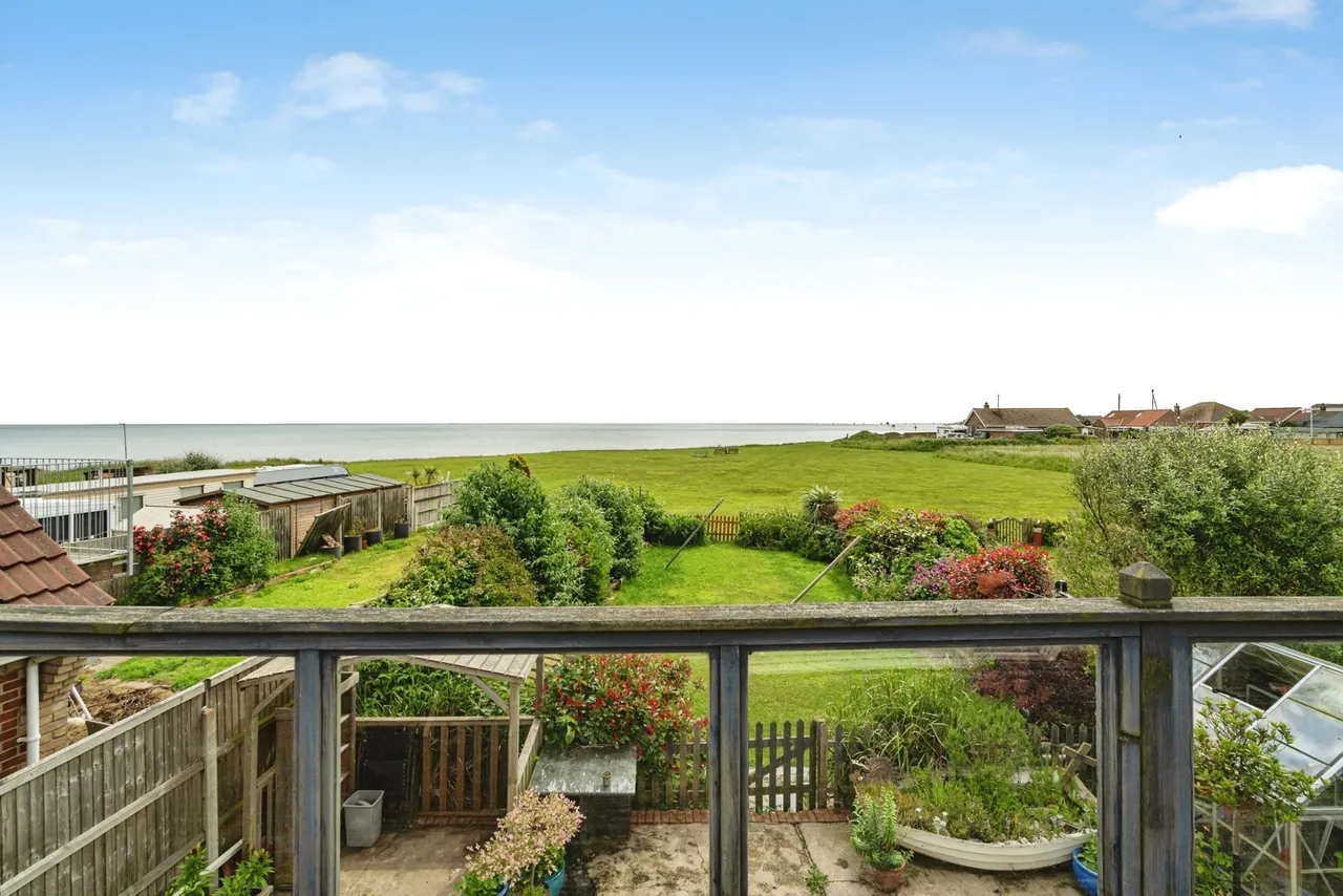 3 bed house for sale — California Crescent, California, Great Yarmouth, Norfolk, NR29