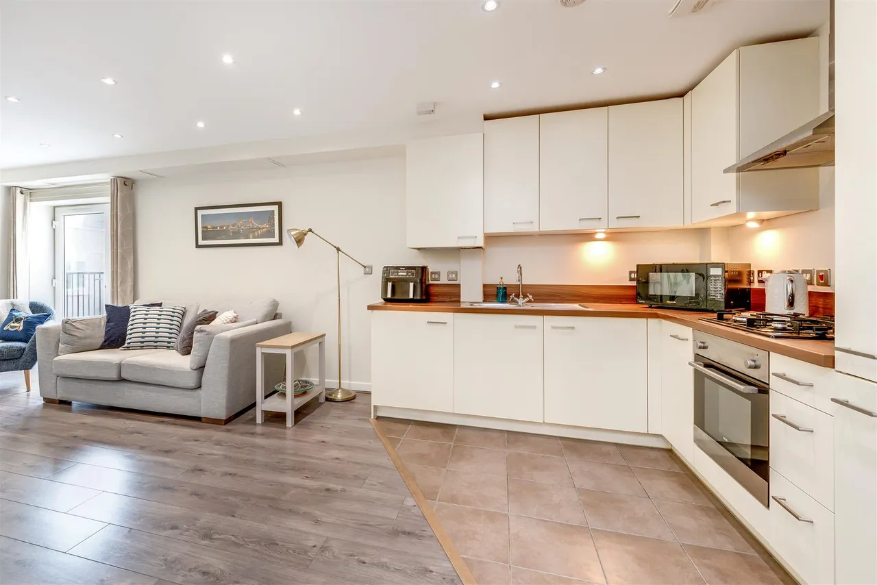 Cochrane House, 19 Truesdale, Ickenham, UB10 8FX, photo 6
