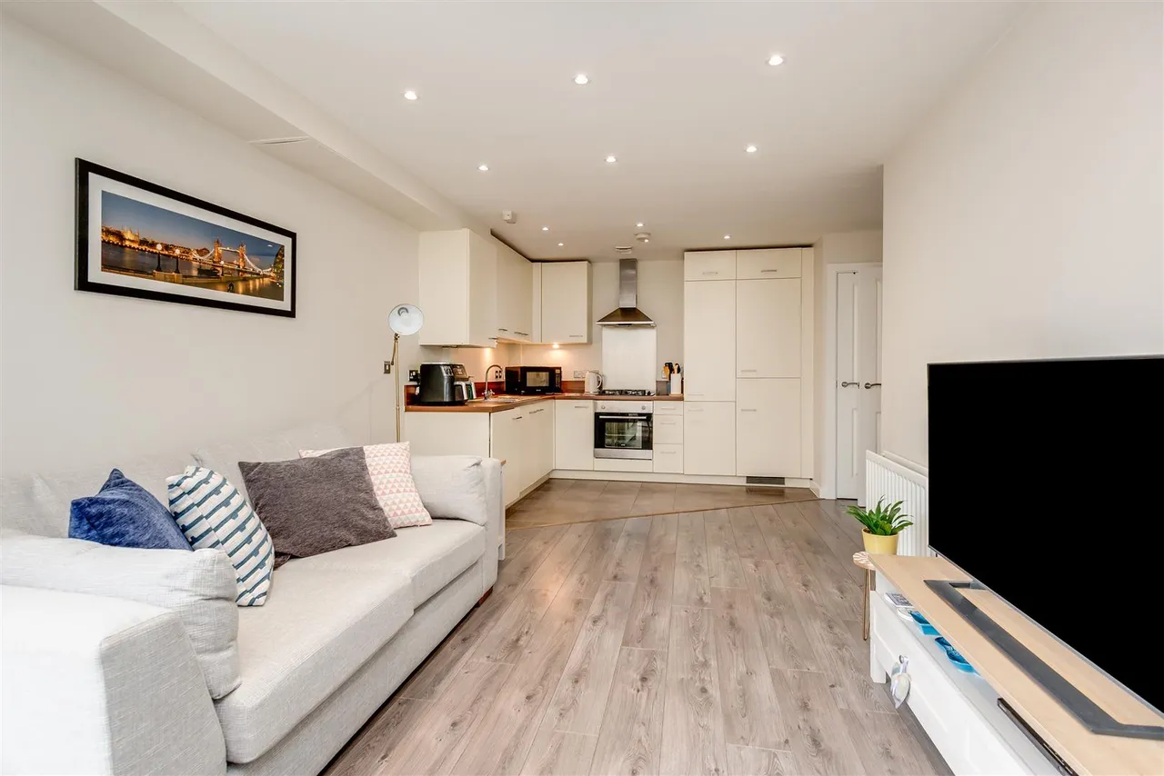 Cochrane House, 19 Truesdale, Ickenham, UB10 8FX, photo 3