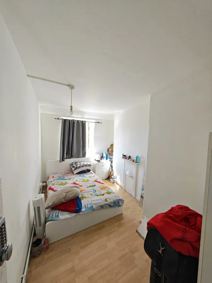 London, E1 5DY, photo 4