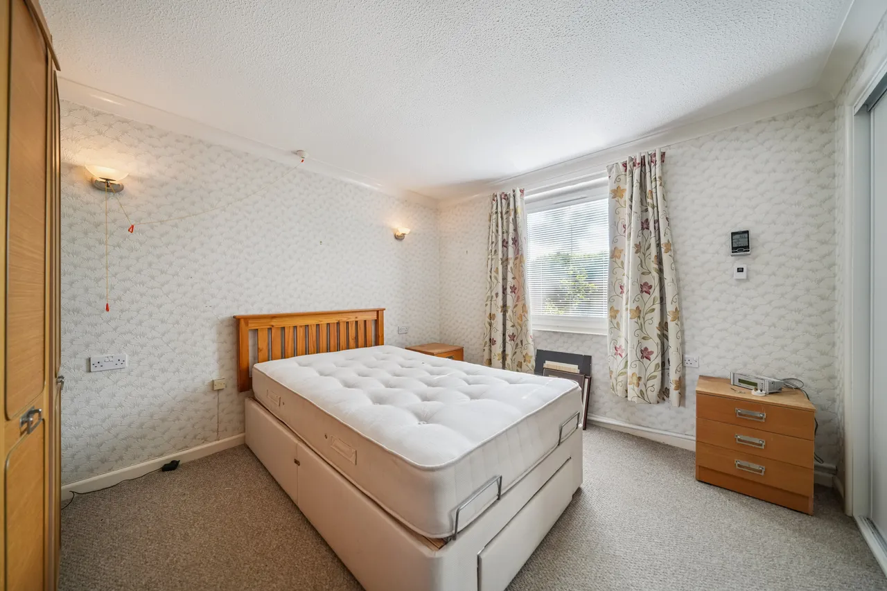 Ravenstone Drive, Giffnock, G46, photo 6