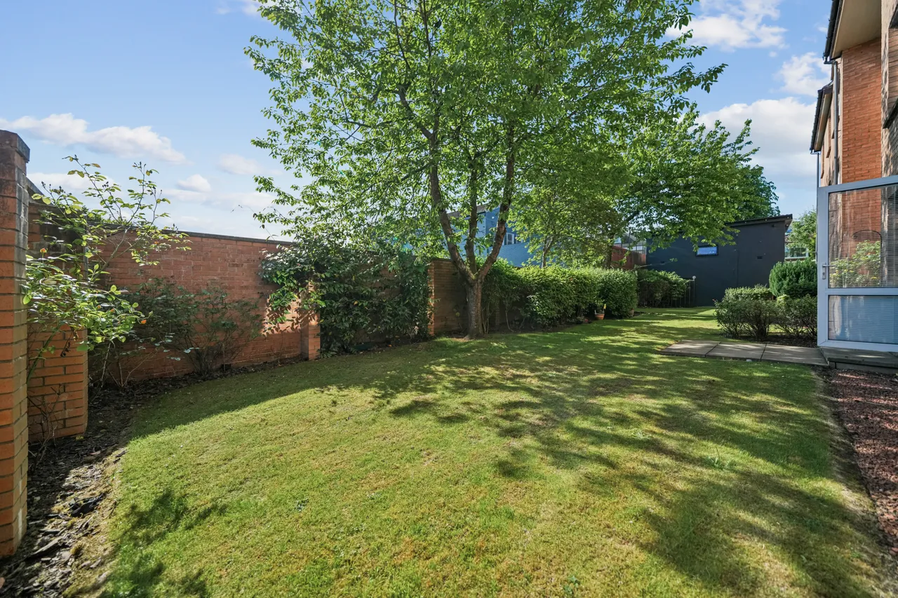 Ravenstone Drive, Giffnock, G46, photo 13