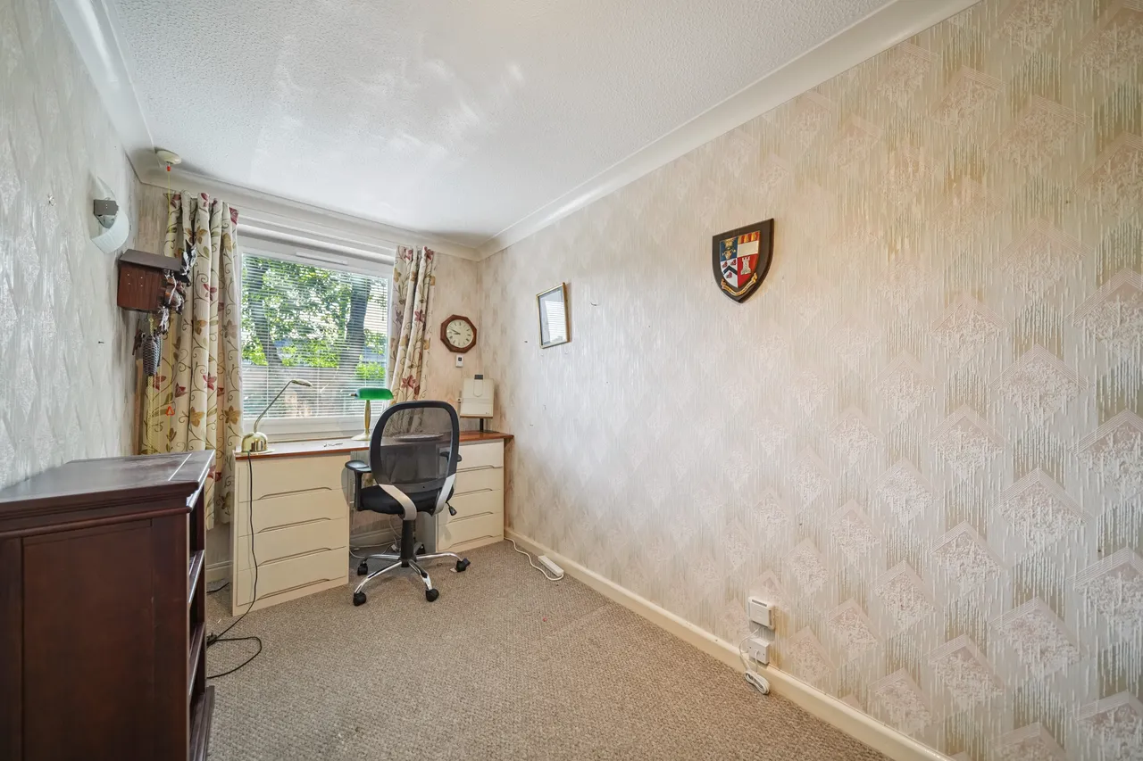 Ravenstone Drive, Giffnock, G46, photo 8