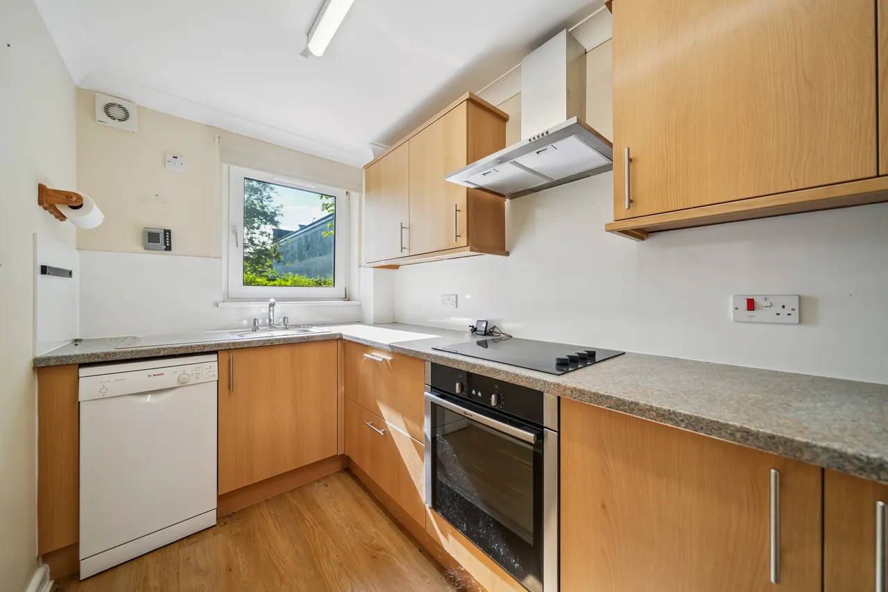 Ravenstone Drive, Giffnock, G46, photo 4