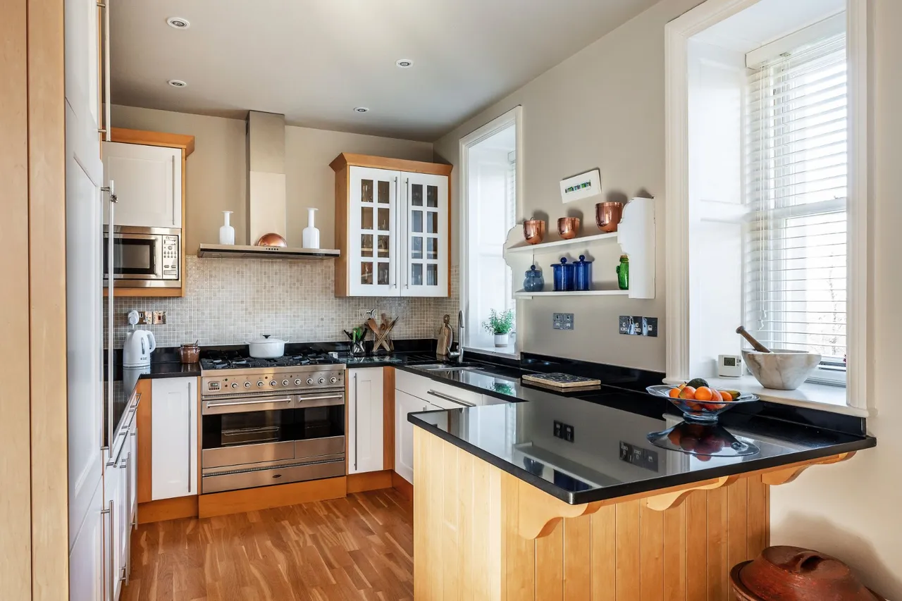 Home Farm Road, Godalming, GU7, photo 9