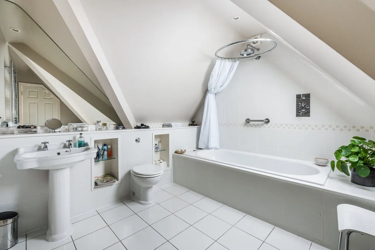 Home Farm Road, Godalming, GU7, photo 18