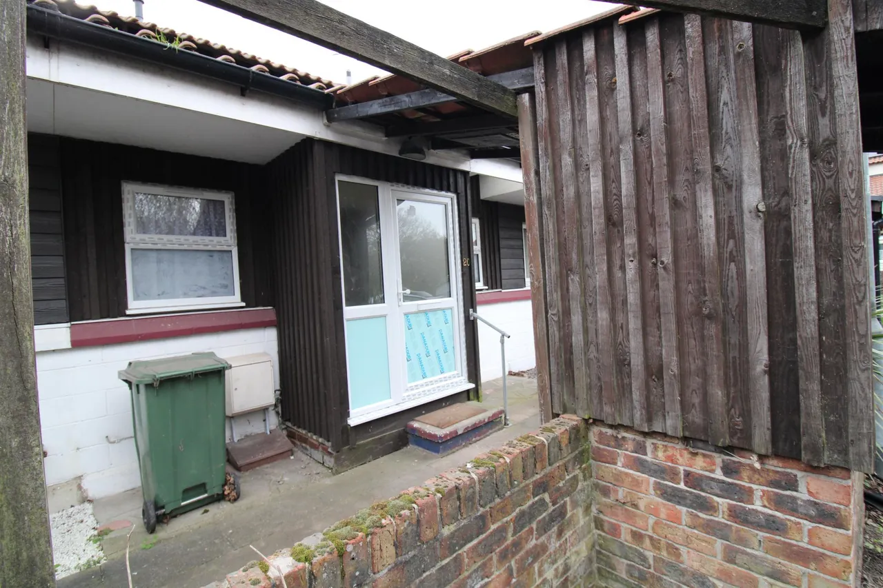 3 bed house for sale, Bartlow End, Basildon, SS13