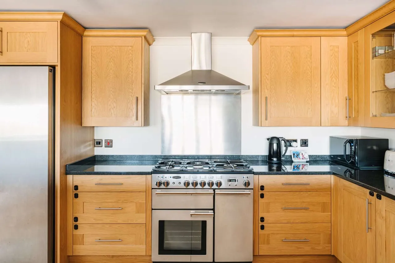 Knighten Street, London, E1W, photo 11