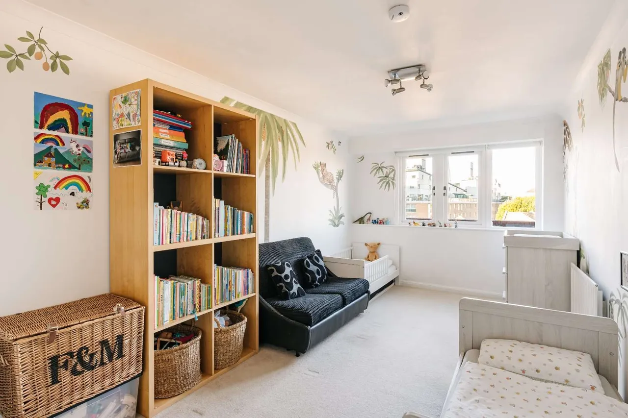 Knighten Street, London, E1W, photo 6