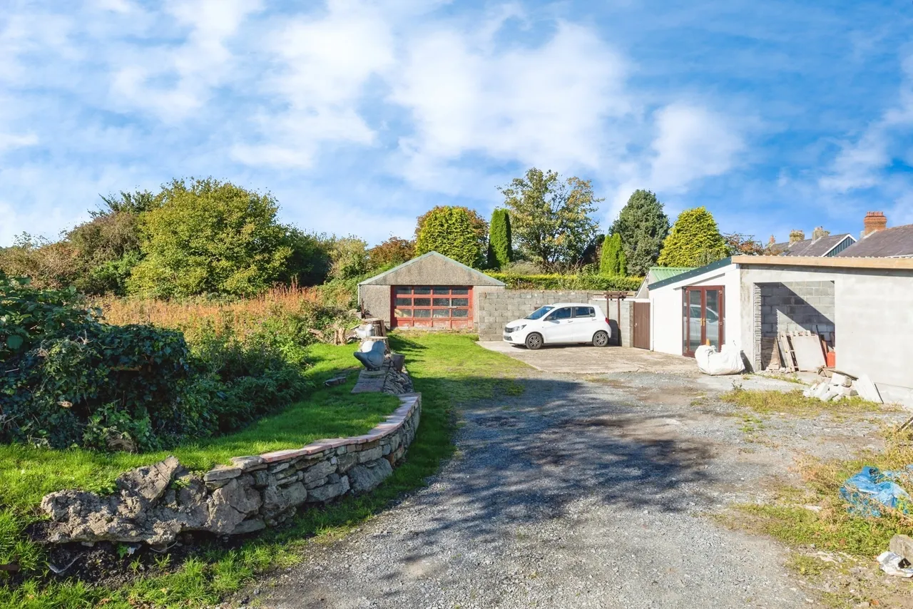 High Street, Abergwili, SA31, photo 17
