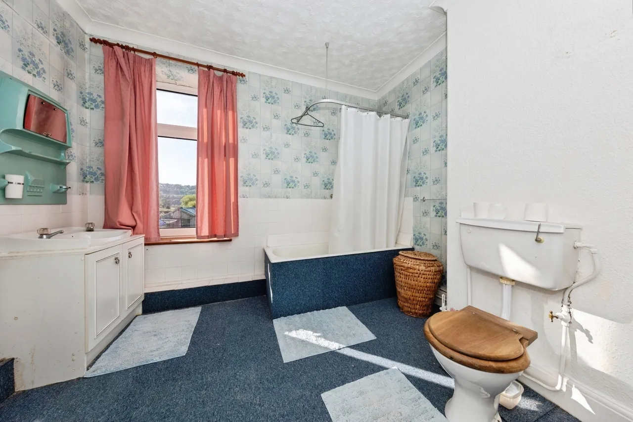 High Street, Abergwili, SA31, photo 11
