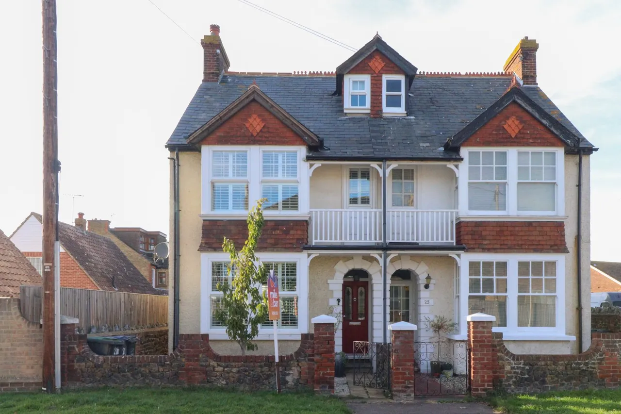 5 bed house for sale, Albion Road, Birchington, CT7