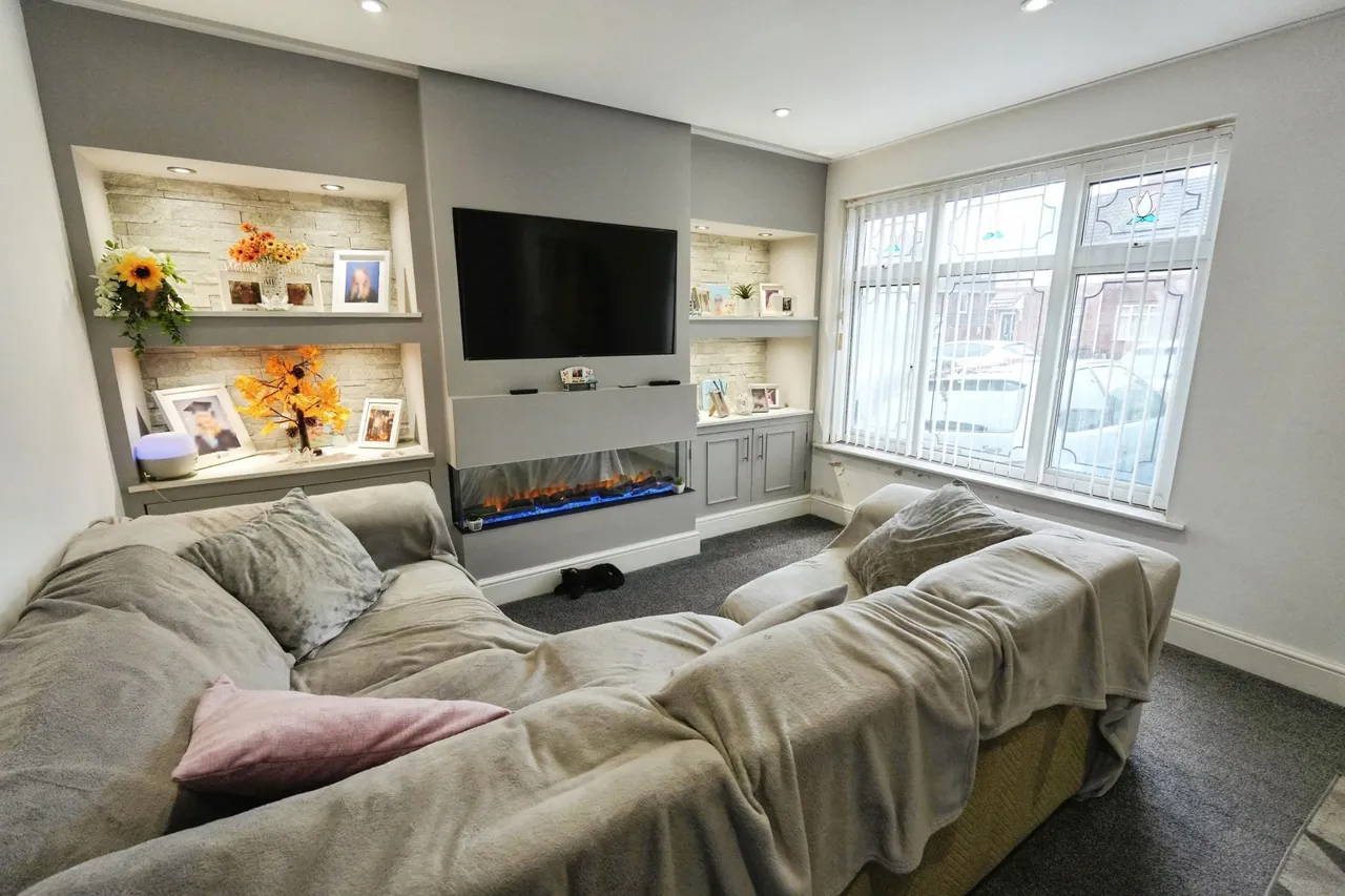 The Oval, Smethwick, B67, photo 2