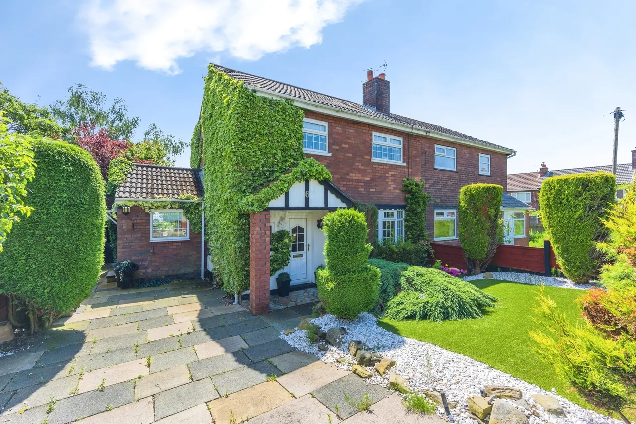3 bed house for sale, Fields Grove, Hollingworth, SK14