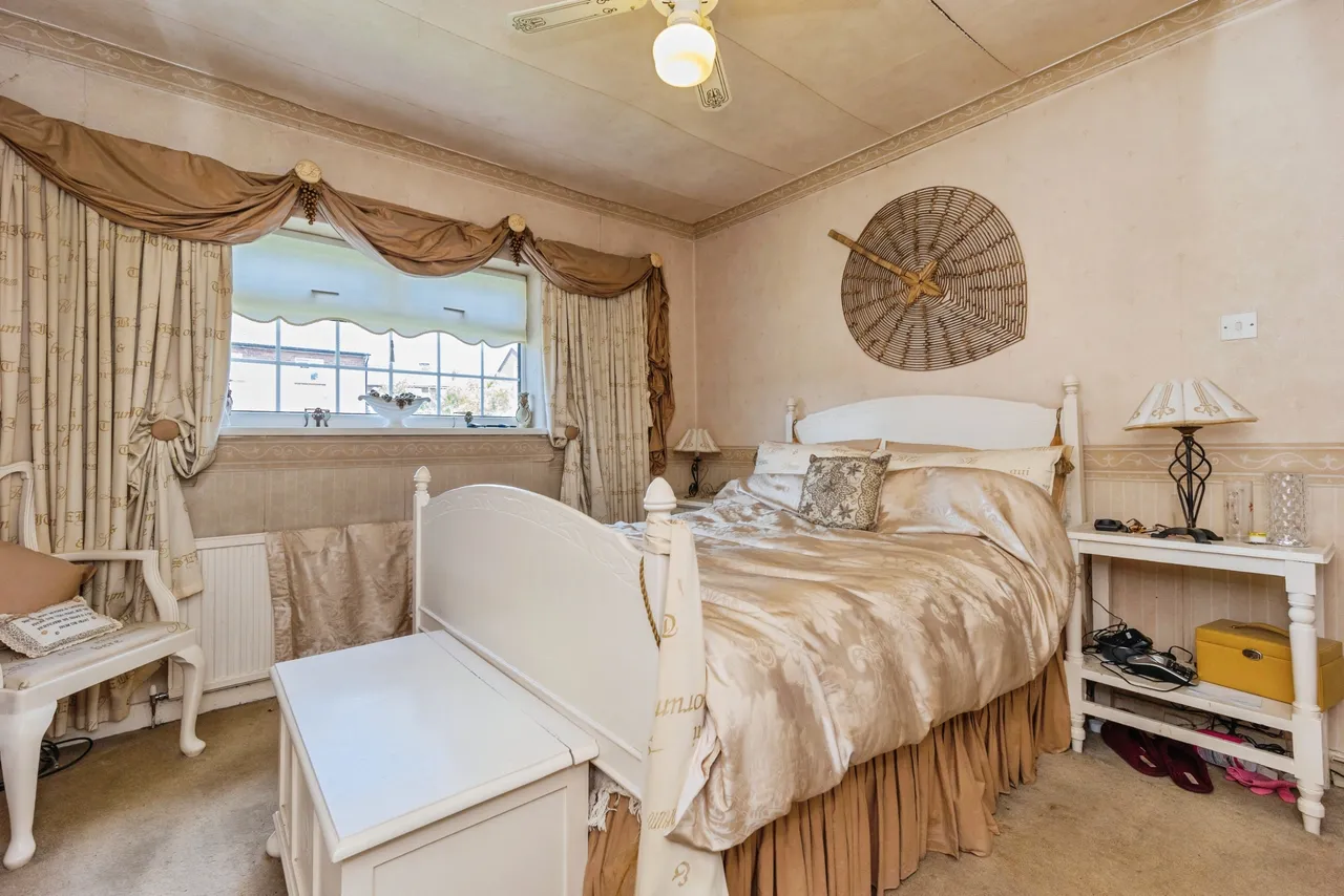Fields Grove, Hollingworth, SK14, photo 13