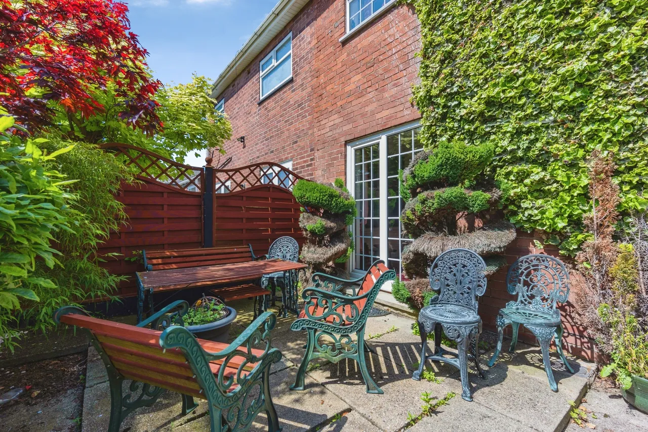 Fields Grove, Hollingworth, SK14, photo 4