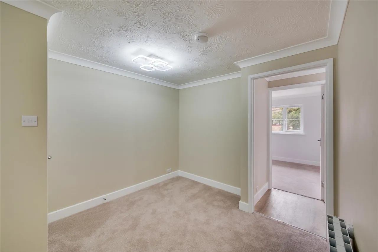 Cygnet Close, London, NW10, photo 4