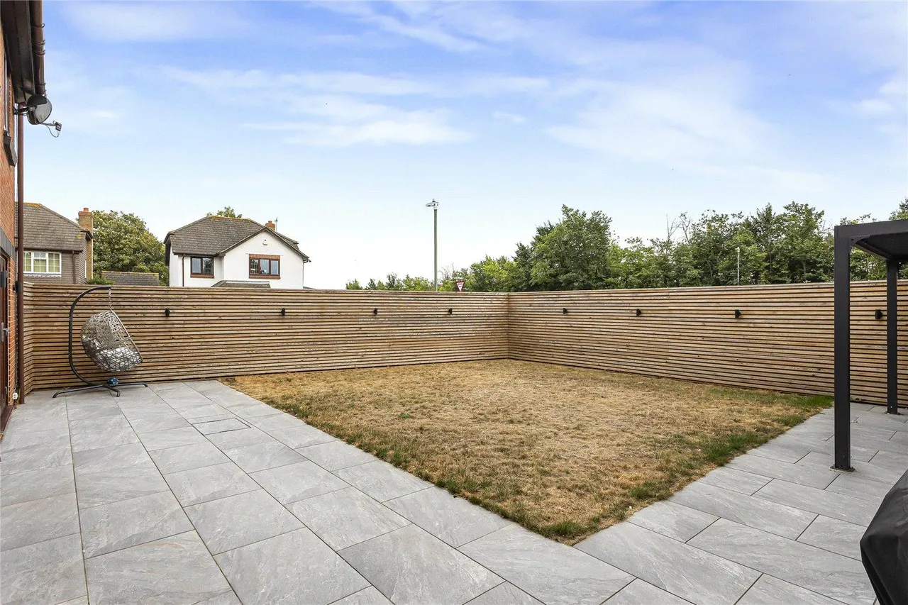 Pilgrims View, Greenhithe, DA9, photo 15