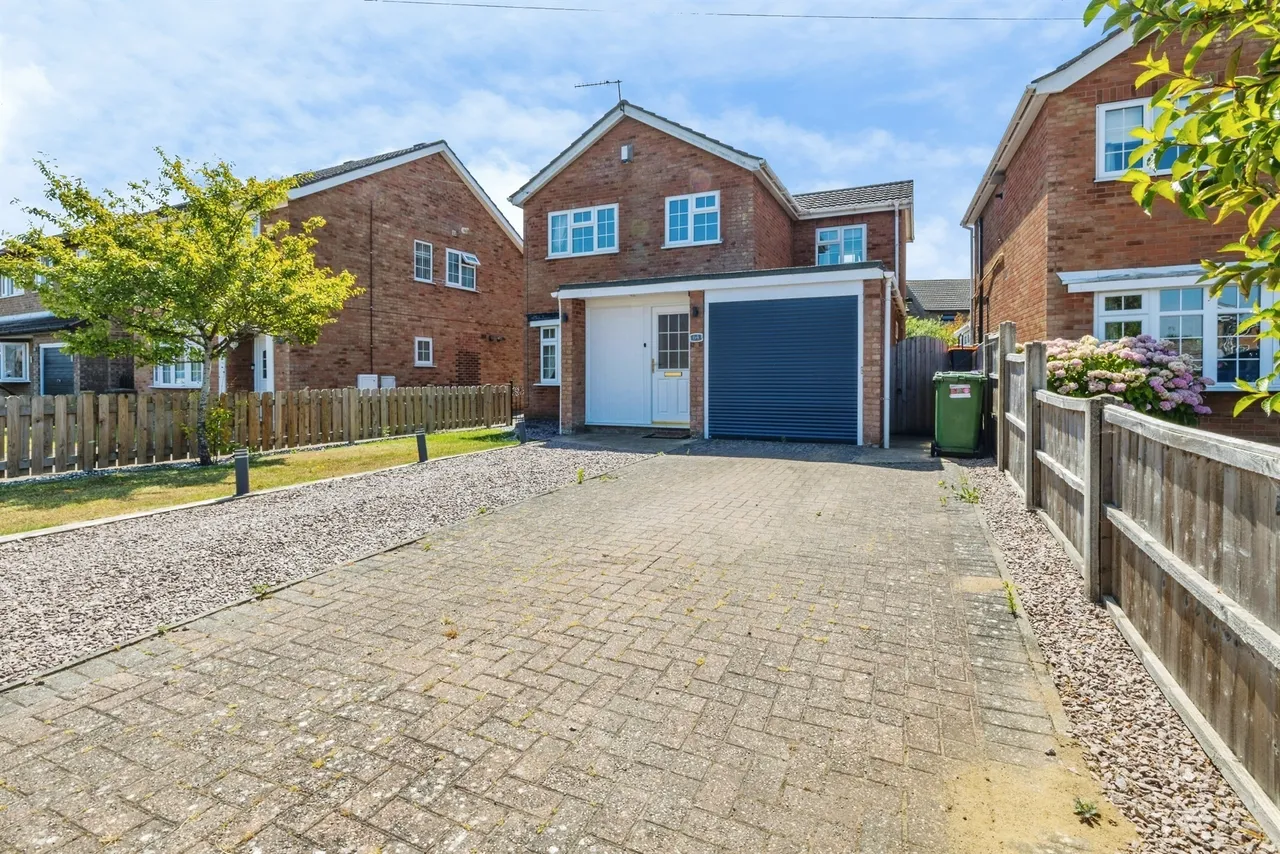 4 bed house for sale — Rivehall Avenue, Welton, Lincoln