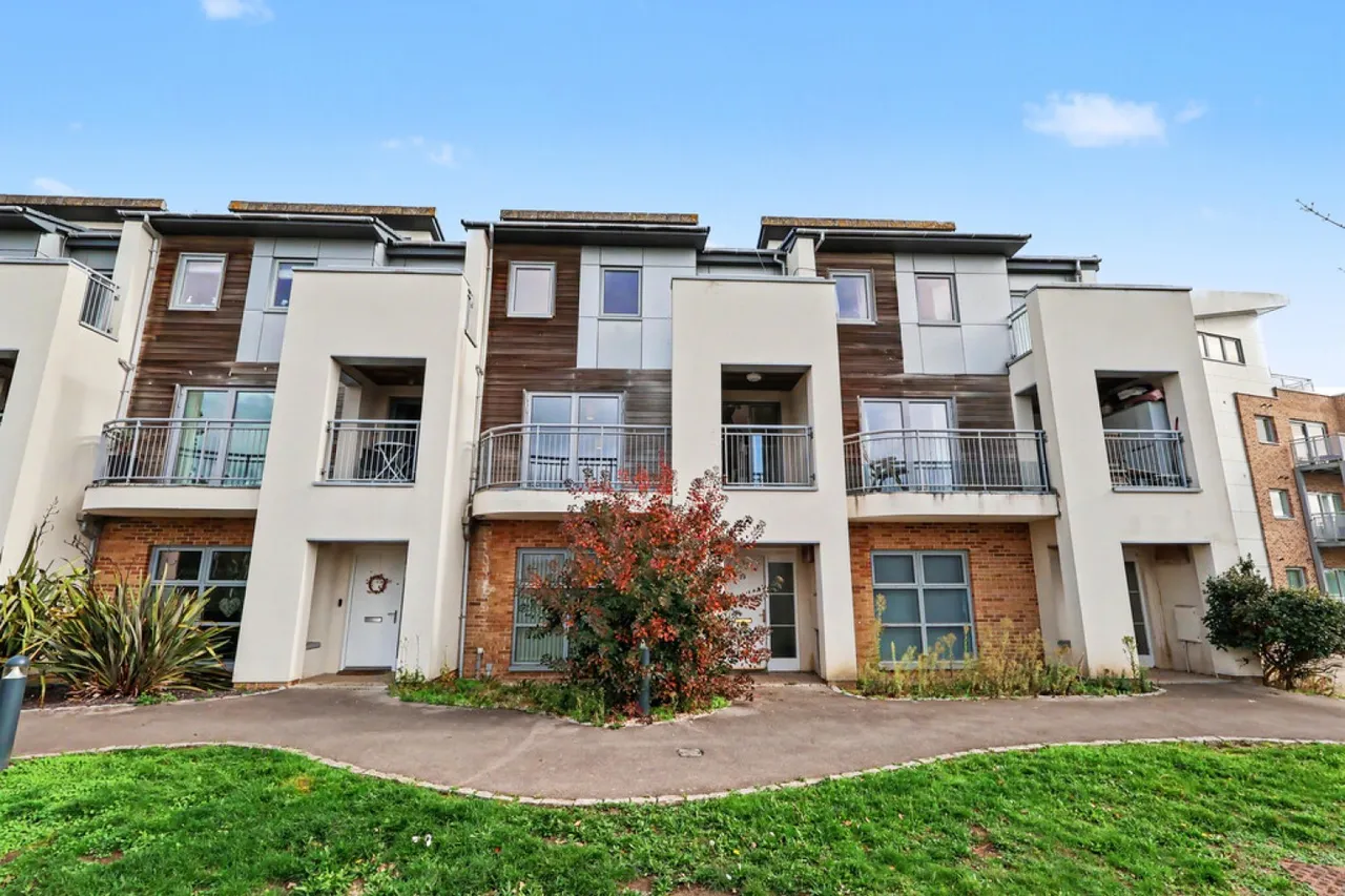 Stone Close, Harbour Reach, BH15, photo 21