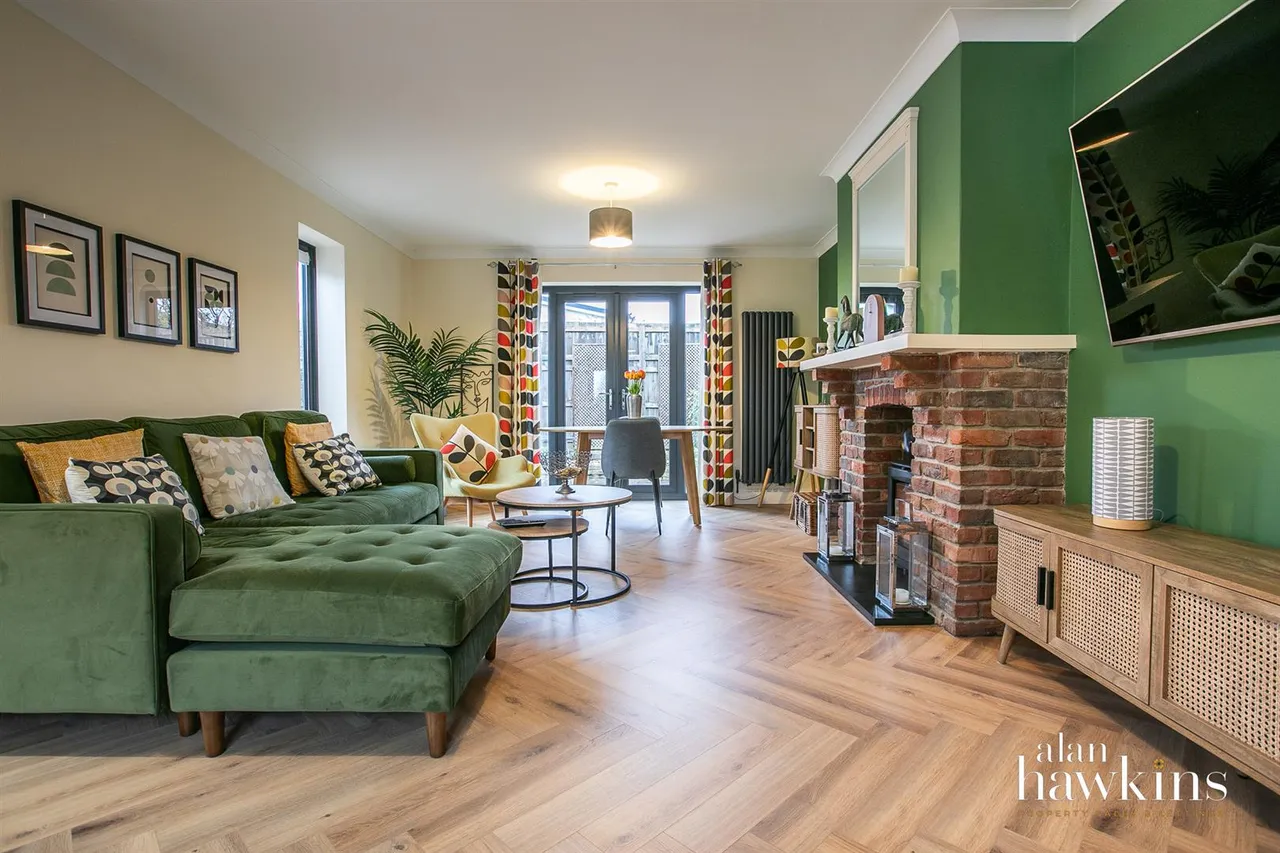 Hales Close, Lyneham, photo 13