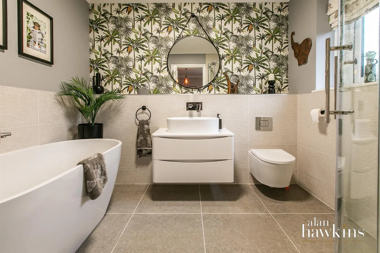 Hales Close, Lyneham, photo 17
