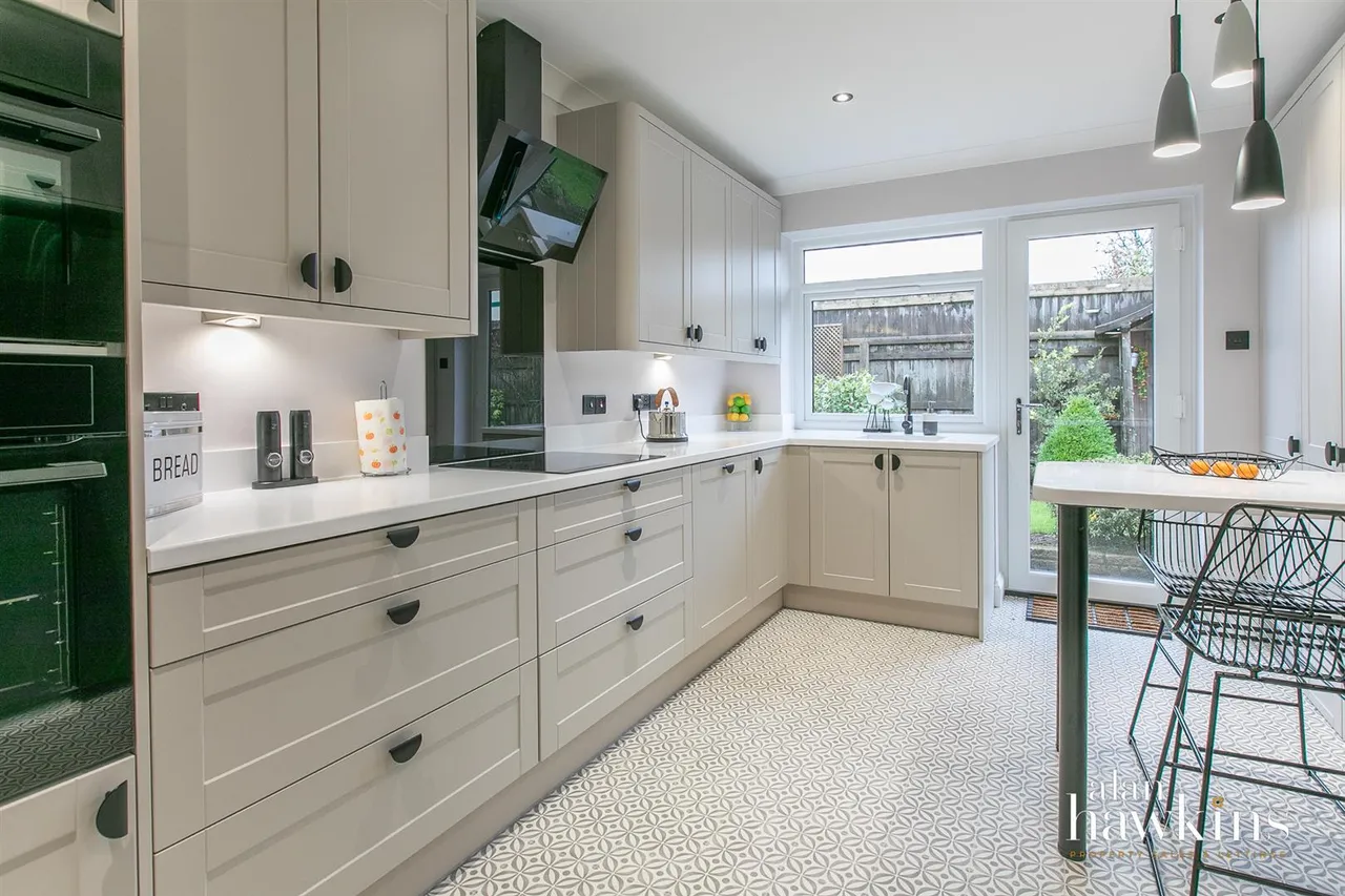 Hales Close, Lyneham, photo 6