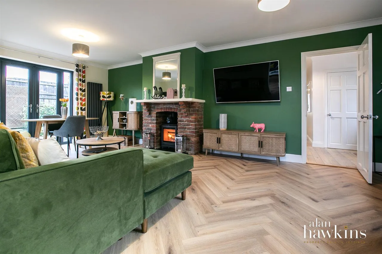 Hales Close, Lyneham, photo 12