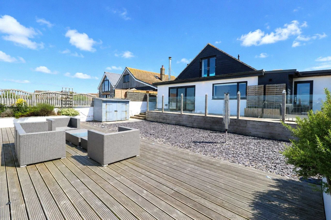 Pebbleridge Road, Westward Ho!, photo 6