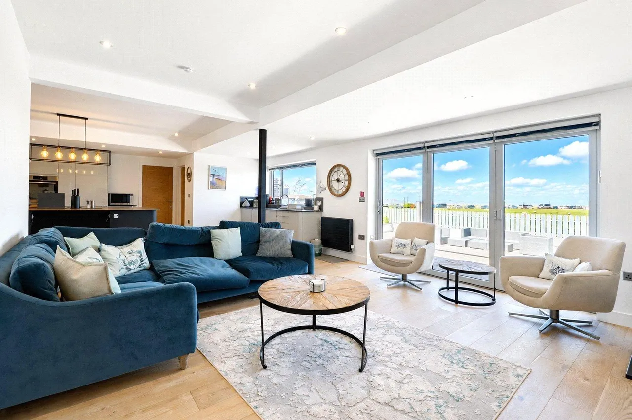 Pebbleridge Road, Westward Ho!, photo 2