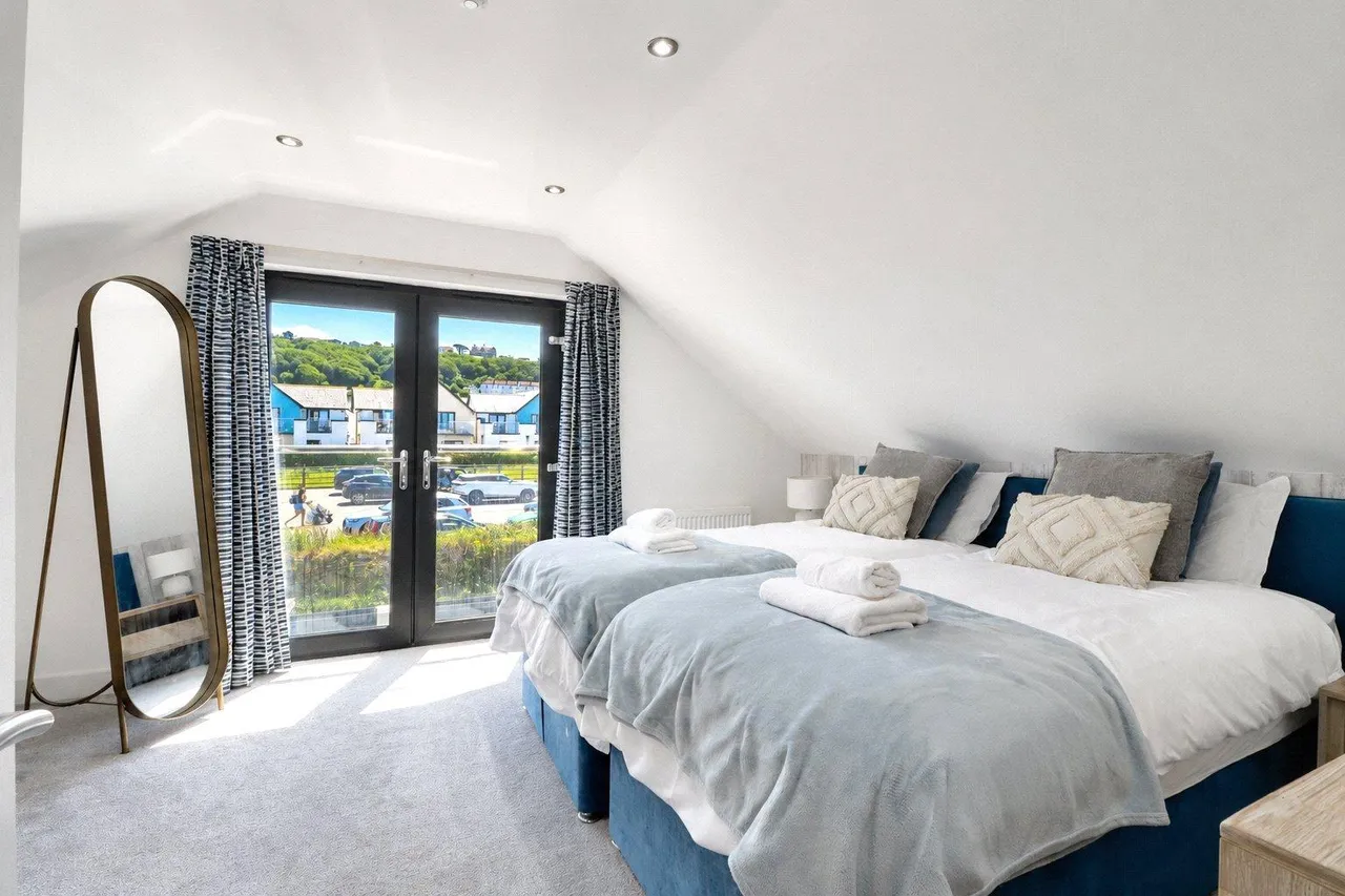 Pebbleridge Road, Westward Ho!, photo 28