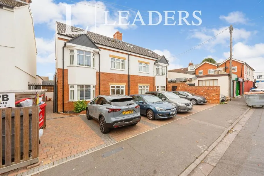 2 bed flat to rent, Medina Road, Luton, LU4