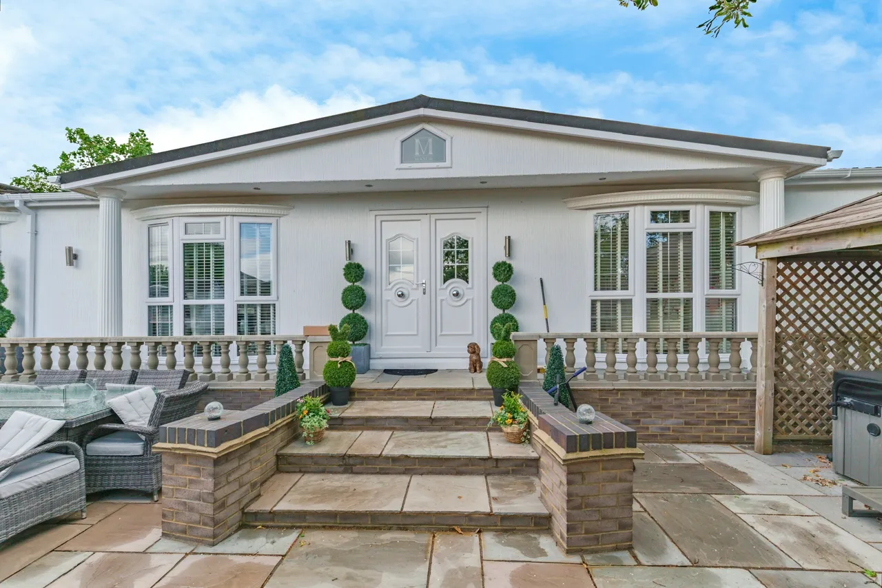 Dunsfold Road, Cranleigh, GU6, photo 9