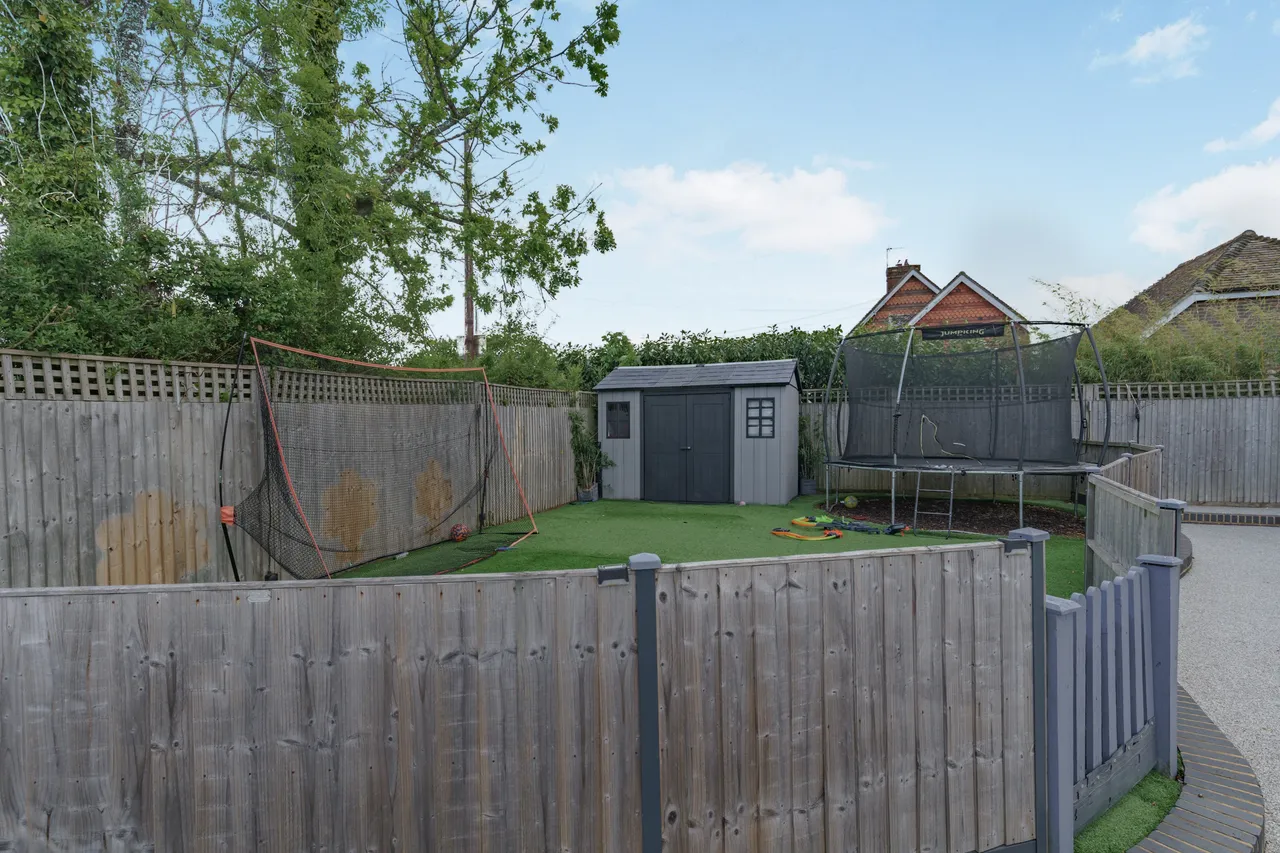 Dunsfold Road, Cranleigh, GU6, photo 15