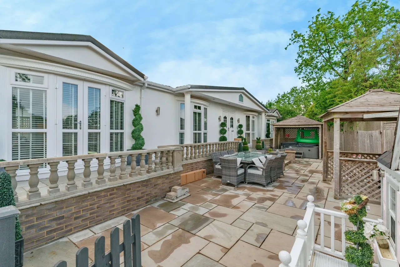 Dunsfold Road, Cranleigh, GU6, photo 13