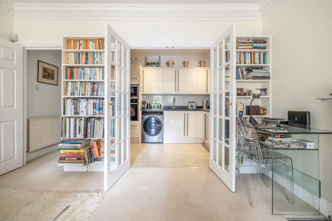 Putney Hill, London, SW15, photo 3