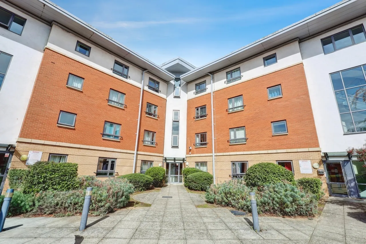 2 bed flat for sale — West Cotton Close, Northampton, Northamptonshire, NN4