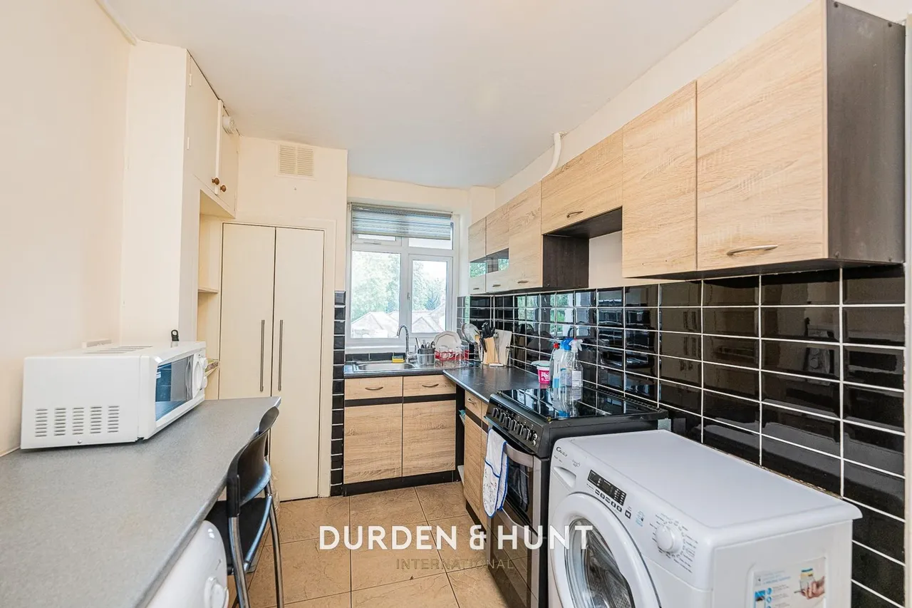 High Road, Loughton, IG10, photo 4