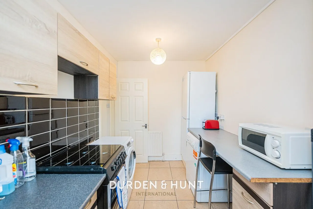 High Road, Loughton, IG10, photo 5