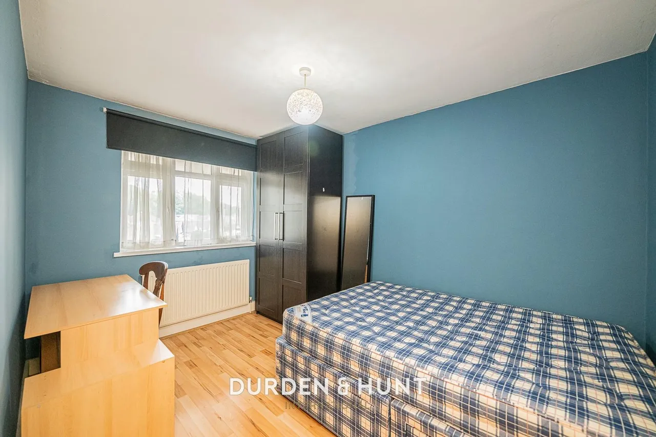 High Road, Loughton, IG10, photo 9