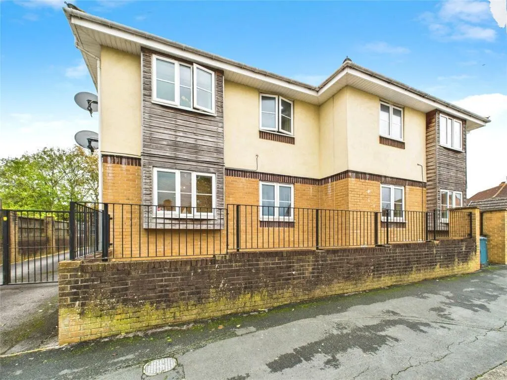 1 bed flat for sale — Hartcliffe Road, Knowle, Bristol
