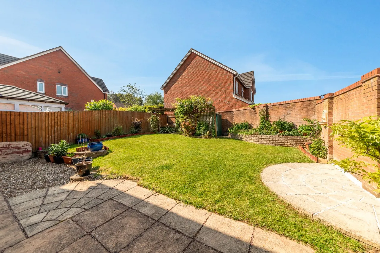 Wychbold Close, Callow Hill, Redditch, B97 5YG, photo 22