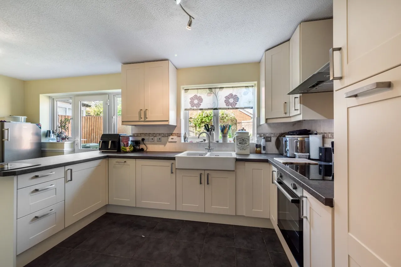 Wychbold Close, Callow Hill, Redditch, B97 5YG, photo 5