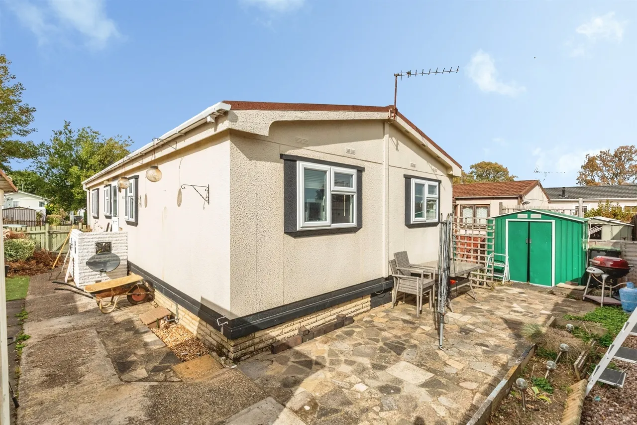 Bedford Road, Rushden, NN10, photo 16