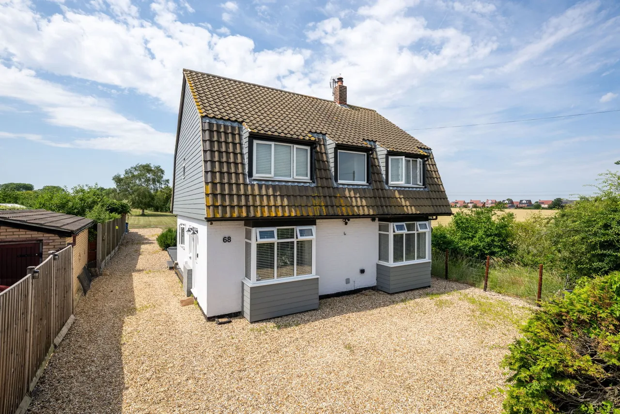 4 bed house for sale, New Road, Clifton, SG17